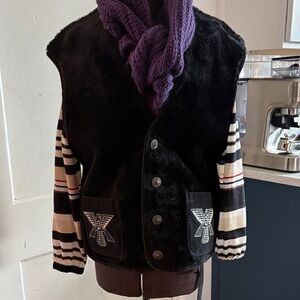 Skua Faux Fur Vest w/ Native American Eagle Embroidery – Boho Vintage Statement